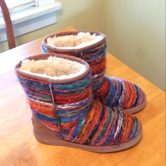 Lamo Other - Rainbow Boots by Lamo Size 5 NWOT
